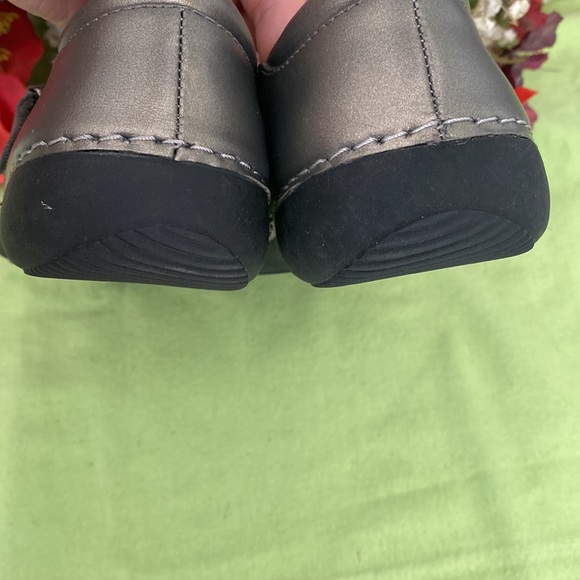 VIONIC with ORTHAHEEL Technology - Picture 6 of 10